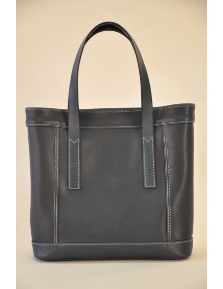 Sac Valentine vachette lisse bleue, doublé en coton mélangé.