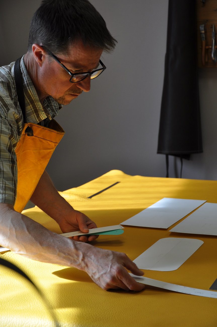 Maroquinier artisan français, créateur de sac, bagages, ceintures en cuir. Un savoir-faire d'excellence française. LE NOËN